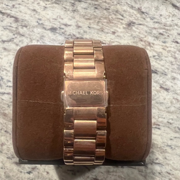 Michael Kors watch - Picture 7 of 9